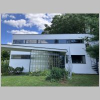 Gropius House, Lincoln, Massachusetts, USA, photo Percival Kestreltail, Wikipedia,2.jpg